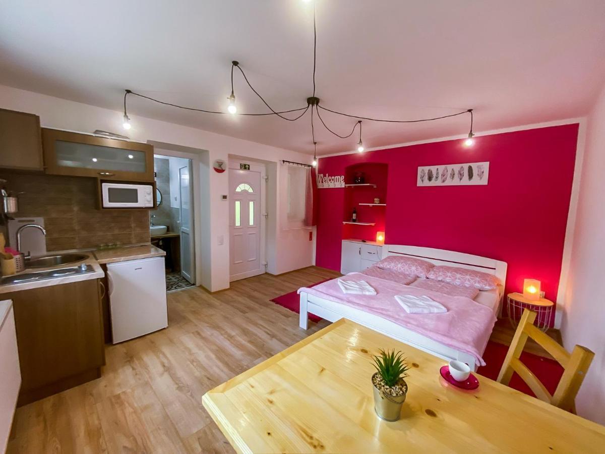 Julia Apartman Pacir Εξωτερικό φωτογραφία