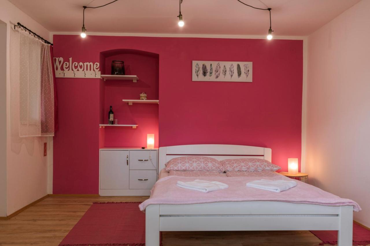 Julia Apartman Pacir Εξωτερικό φωτογραφία